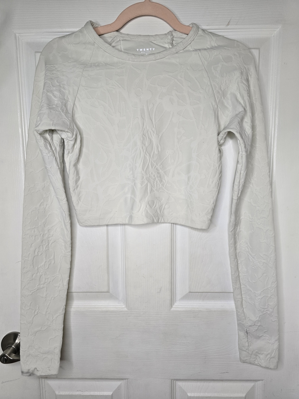 Twenty Montreal 3D Jacquard Knit Cropped Long Sleeve Top White Medium